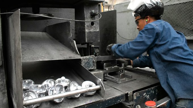 Jak przeprowadzić audyt bezpieczeństwa w zakładzie produkującym profile aluminiowe?